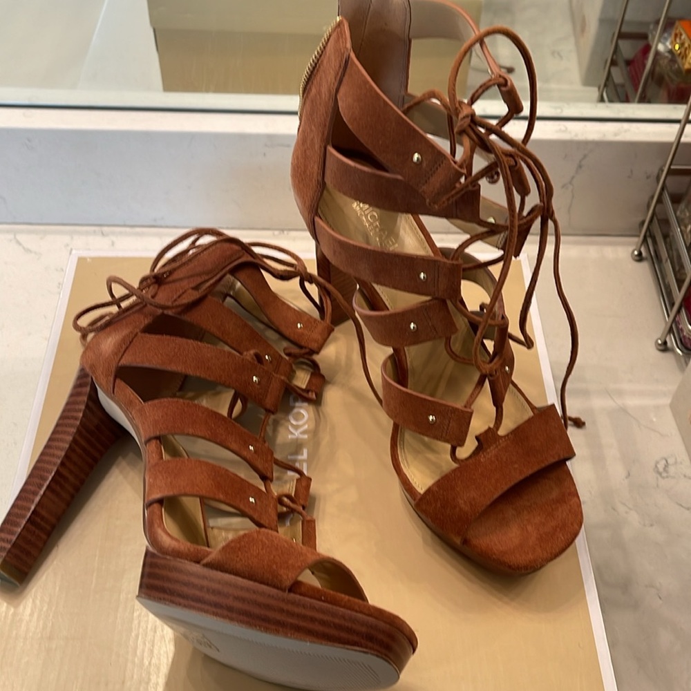Tan Suede platform Michael Kors sandal size 9 - brand new in the box. - Picture 3 of 6